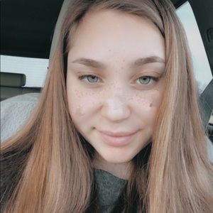 Meet your Posher, Ariella